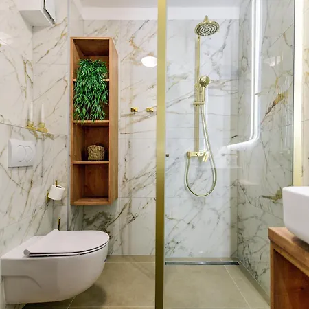 Stylish - Near Bridge Apartment *