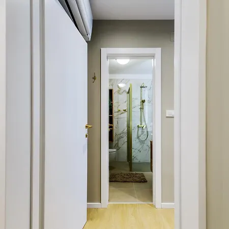 Stylish - Near Bridge 아파트 자다르