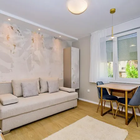 Apartment Stylish - Near Bridge