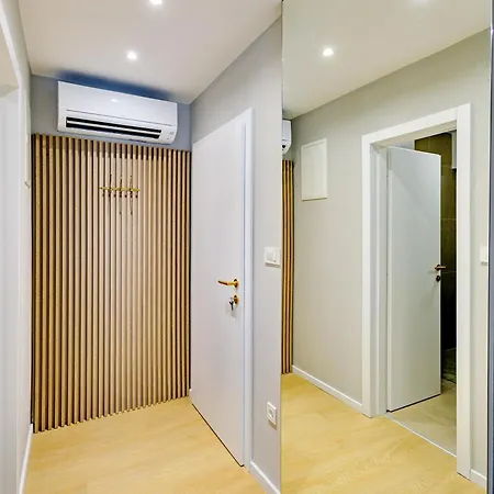 Stylish - Near Bridge Apartment *