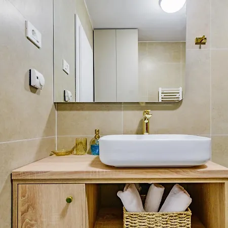 Stylish - Near Bridge * 자다르