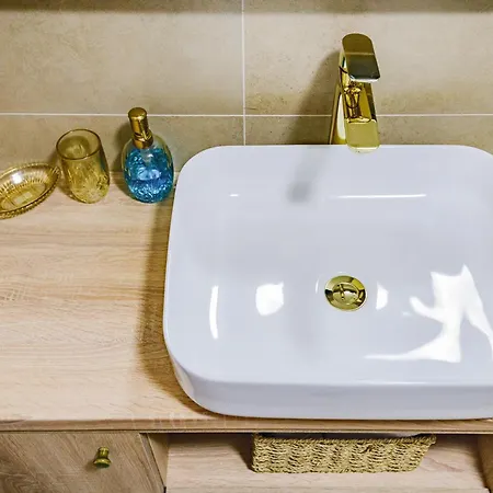 Stylish - Near Bridge Apartman Zadar