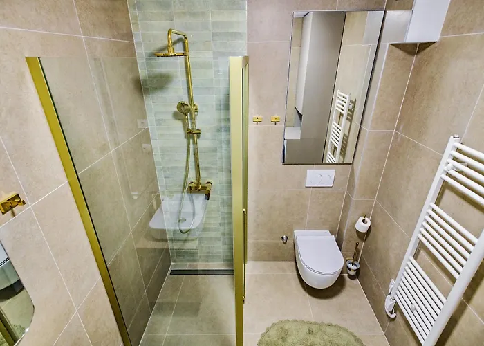 Stylish - Near Bridge Apartman